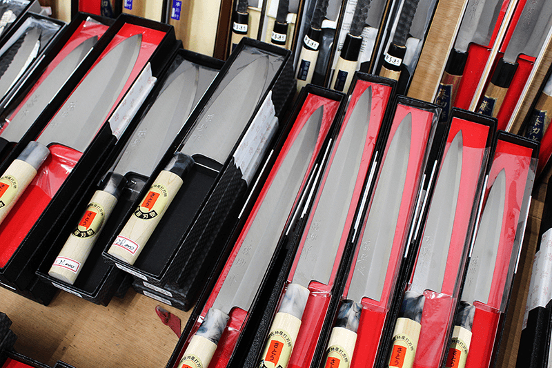 刺身包丁と出刃包丁で魚を美味しくさばく